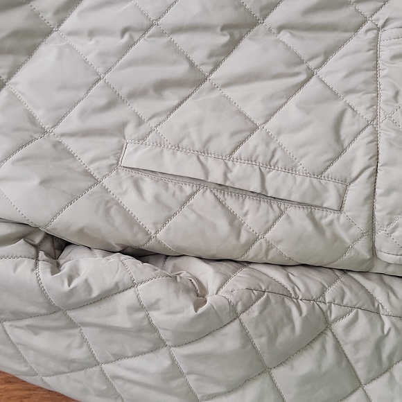 Façonnable Women's Quilted Lightweight Jacket France Medium - Picture 4 of 13
